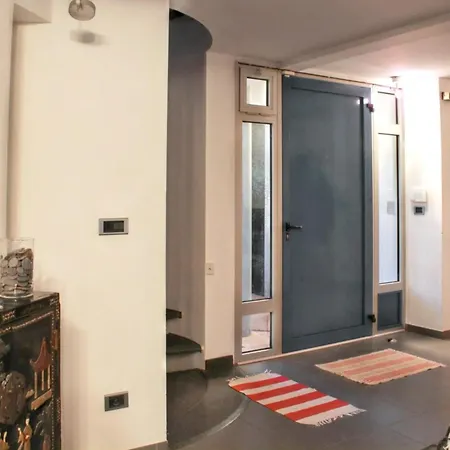 Maison Spacieuse Avec Piscine A Villa