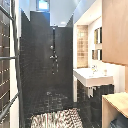 Maison Spacieuse Avec Piscine A Villa