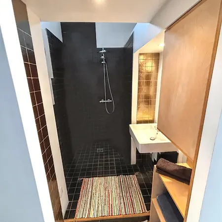 Maison Spacieuse Avec Piscine A Villa *