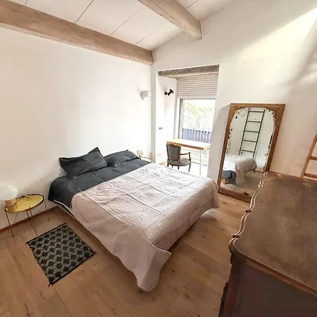 Maison Spacieuse Avec Piscine A *